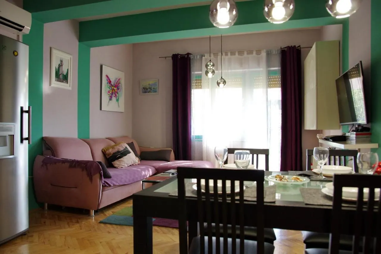 Beautiful 1-Bed Apartment Kristijan زادار